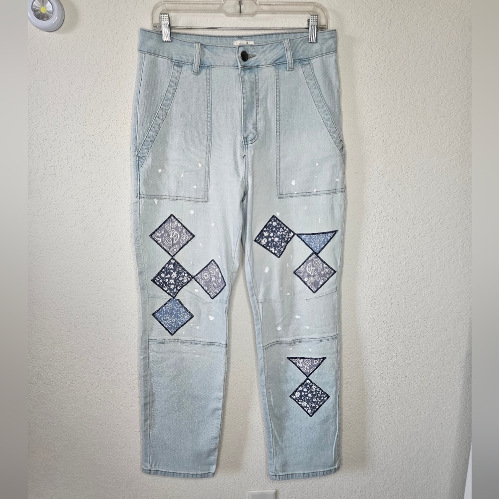 NWOT Easel Paint Splatter Diamond Patchwork Tapered Light Blue Jeans Medium